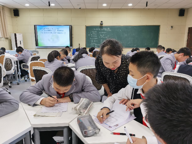  校园动态|数学课原来可以这样上！