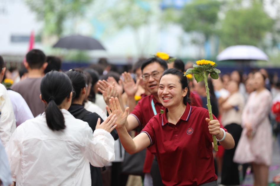 【嘉贡 · 重点关注】青春有为 高考圆梦 ——自贡嘉祥为首届高三学子加油“鼓”劲