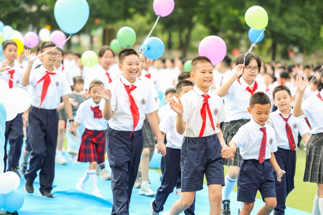 【嘉温 开学】品格暖年少，行动绘未来